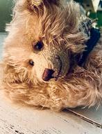 Schattige Clemens beer met tuinpakje en sjaaltje, Ophalen of Verzenden