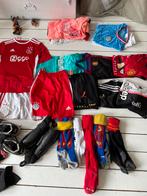 Grote set voetbal kleding - Ajax, Barcelona, Manchester,, Jongen of Meisje, Gebruikt, Ophalen of Verzenden, Sport- of Zwemkleding