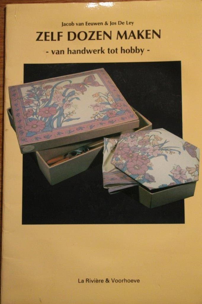 Hobbyboeken: tassen maken en dozen bekleden, Boeken, Hobby en Vrije tijd, Zo goed als nieuw, Scrapbooking en Knutselen, Ophalen of Verzenden
