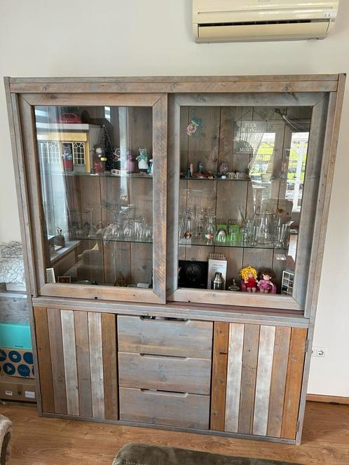 Grote, steigerhouten buffet/vitrinekast, Huis en Inrichting, Kasten | Buffetkasten, Zo goed als nieuw, 200 cm of meer, 25 tot 50 cm