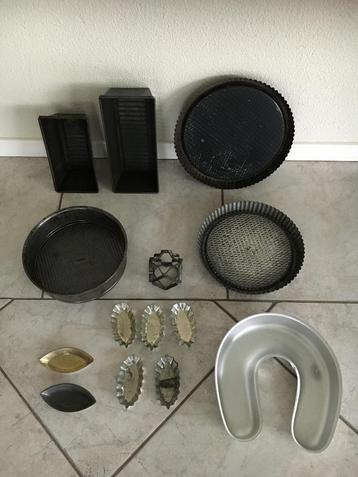 bakvormen springvorm cakeblik vlaaivorm zanddeegvormen metaa beschikbaar voor biedingen