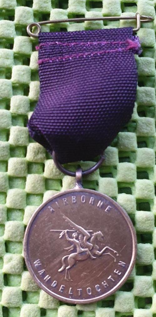 Medaille:: Airborne  - Politie Renkum  -  kort lint ., Postzegels en Munten, Penningen en Medailles, Brons, Nederland, Ophalen of Verzenden