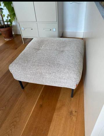 Sissy Boy Duke Poef beschikbaar voor biedingen