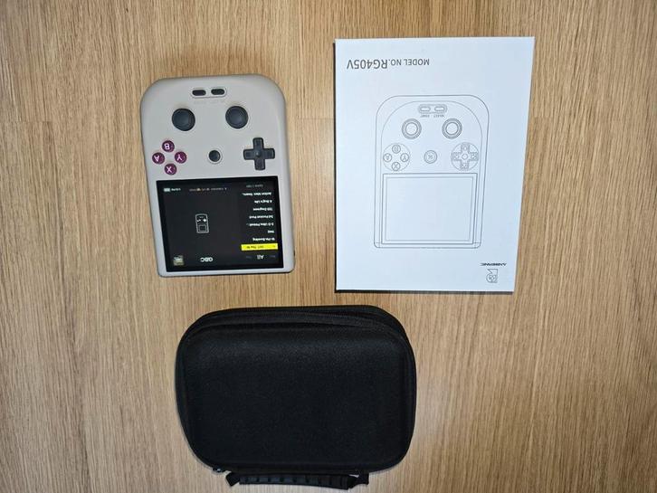 Anbernic RG405V met opberg Case, Spelcomputers en Games, Spelcomputers | Overige, Zo goed als nieuw, Ophalen of Verzenden