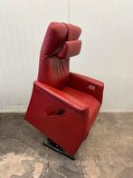 ZGAN Sta op stoel / fauteul Prominent rood leer, Huis en Inrichting, Fauteuils, Ophalen, Zo goed als nieuw, Minder dan 75 cm, 50 tot 75 cm