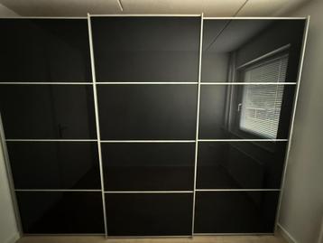 Keurige 3 deurs ikea pax kast zwart beschikbaar voor biedingen