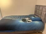 Bed met opbergruimte, Ophalen, 85 tot 100 cm, Zo goed als nieuw, Matras