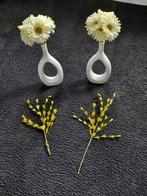 MOOIE   WITTE  VAZEN MET DECORATIE, Huis en Inrichting, Woonaccessoires | Vazen, Wit, Aardewerk of Porselein, Ophalen of Verzenden