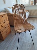 Leuke Rieten Stoel met Metalen Poten, Antiek en Kunst, Ophalen of Verzenden