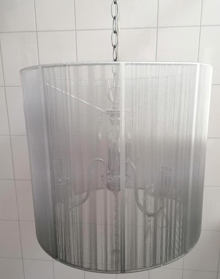 Hanglamp zilvergrijs met kunststof parels per stuk € 12,50, Huis en Inrichting, Lampen | Hanglampen, Gebruikt, Minder dan 50 cm