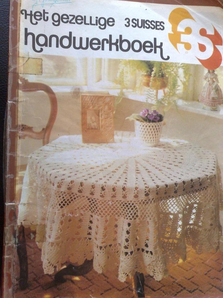 3 Suisses het gezellige handwerk boek, Hobby en Vrije tijd, Breien en Haken, Gebruikt, Haken, Patroon of Boek, Verzenden