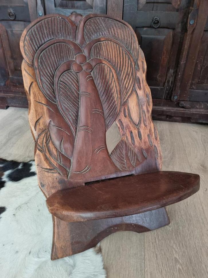 Afrikaanse Stoel met Palmboom Design, Huis en Inrichting, Stoelen, Gebruikt, Eén, Hout, Bruin, Ophalen of Verzenden