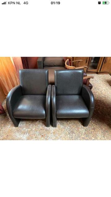 Twee leren fauteuils - gratis af te halen!