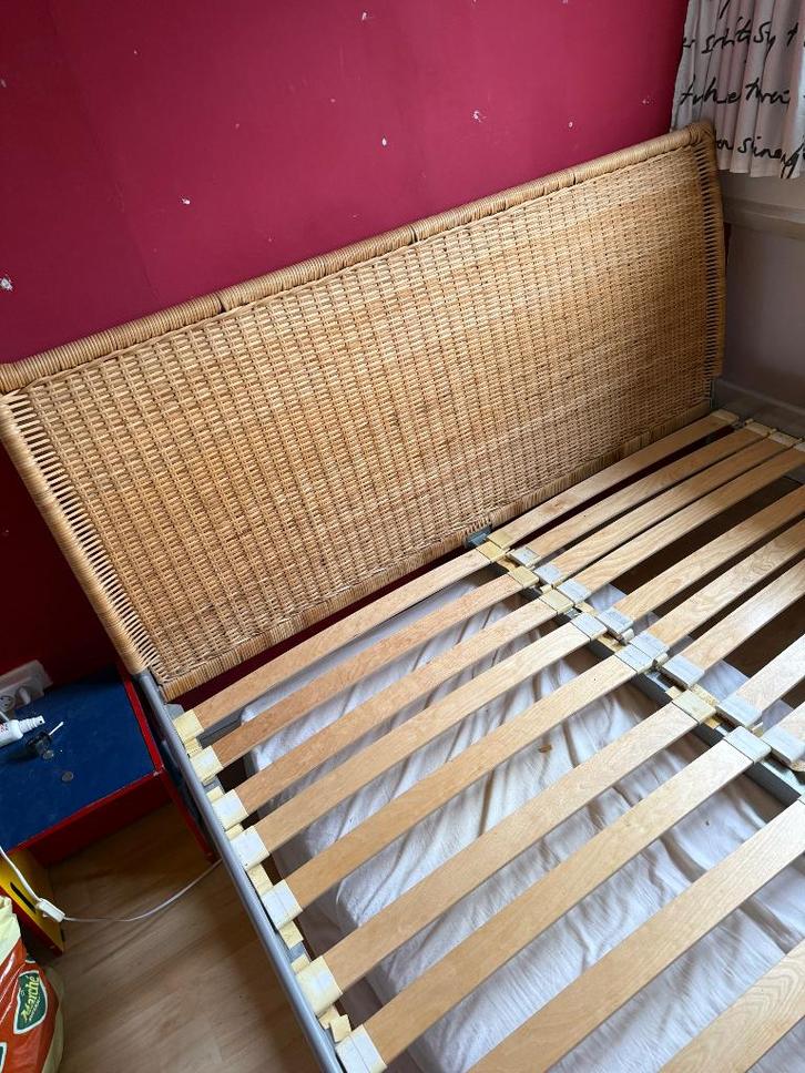 Twee persoons bed, Huis en Inrichting, Slaapkamer | Bedden, Gebruikt, Tweepersoons, 160 cm, 200 cm, Overige materialen, Overige kleuren