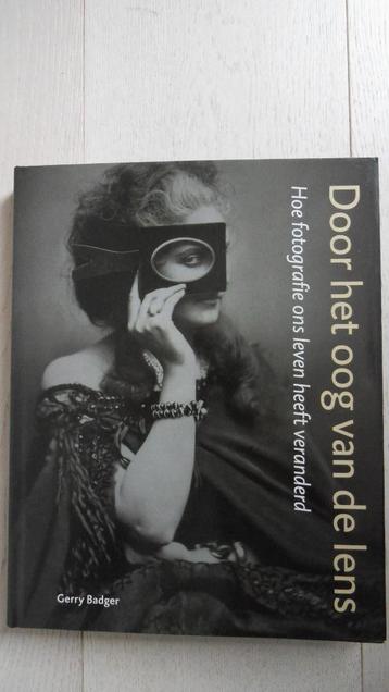 Gerry Badger : Door het oog van de lens beschikbaar voor biedingen