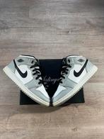 Jordan 1 mid light smoke grey maat 38,5, Ophalen of Verzenden, Jordan, Grijs, Sneakers of Gympen