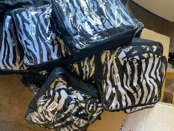 Zebra vliegendekens met afneembare hals 185, 195&205 €34,95 beschikbaar voor biedingen