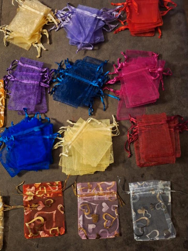 Kleurrijke Organza Zakjes - voor Bedels, Kralen, Hobby en Vrije tijd, Kralen en Sieraden maken, Nieuw, Bedel, Ophalen of Verzenden
