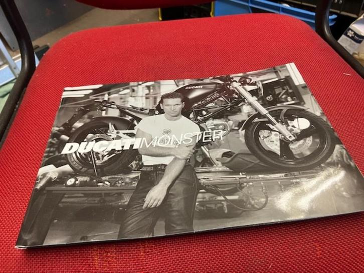 Brochure Ducati MonsterDark MonsterCity Monster 900S, Motoren, Handleidingen en Instructieboekjes, Ducati, Ophalen of Verzenden