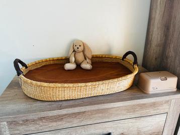 Petit Filippe changing basket 115,- incl 2 inleg en kussen beschikbaar voor biedingen