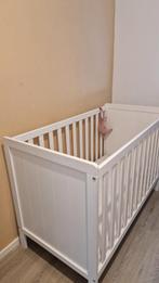 Babykamer set: Bed, matras, kast & stoel, Ophalen, Zo goed als nieuw, Ledikant