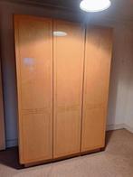 Kledingkast en 2 nachtkastjes en commode GRATIS, Huis en Inrichting, Slaapkamer | Nachtkastjes, Ophalen of Verzenden, Zo goed als nieuw