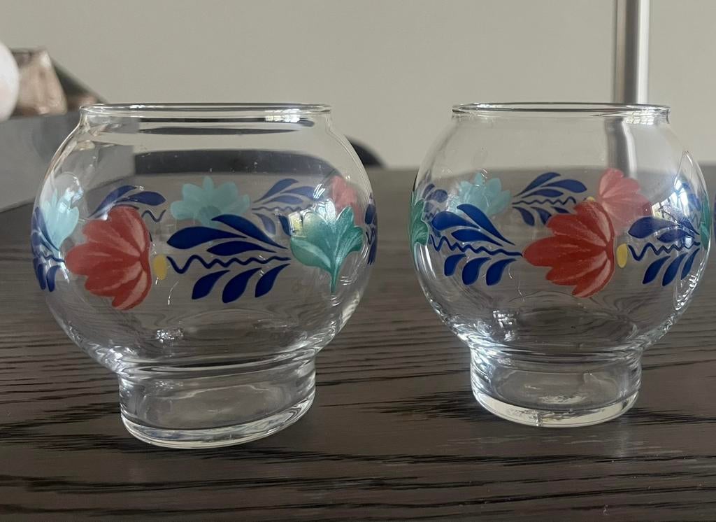2 glazen boerenbont/boerenbond waxinelichtjes/glaasjes, Overige materialen, Ophalen of Verzenden, Zo goed als nieuw, Kandelaar