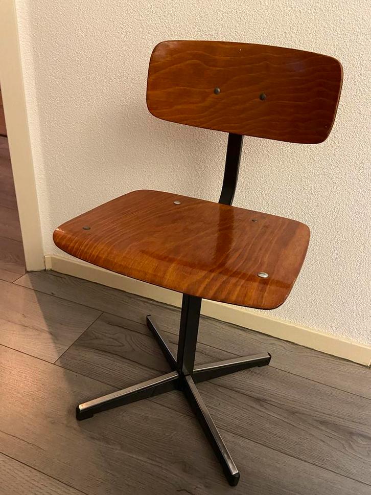 Vintage Bauhaus Kinderbureaustoel, Huis en Inrichting, Stoelen, Gebruikt, Eén, Hout, Bruin, Ophalen