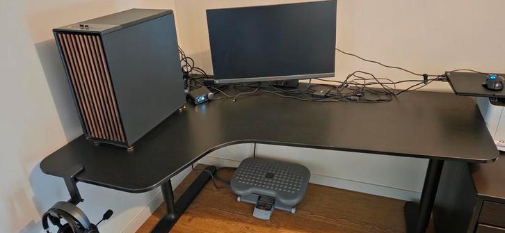 Hoekbureau IKEA Bekant 160x110 hoek links zwart, Huis en Inrichting, Bureaus, Gebruikt, In hoogte verstelbaar, Ophalen