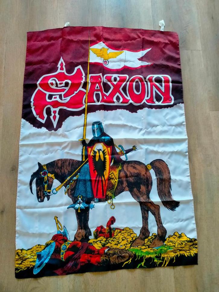 Saxon heavy metal vintage warrior muziek vlag RARE, Verzamelen, Muziek, Artiesten en Beroemdheden, Zo goed als nieuw, Ophalen of Verzenden
