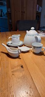 Artzberg Theeservies + Oliekan & Theezakjeschaaltje, Huis en Inrichting, Keuken | Servies, Gebruikt, Ophalen of Verzenden, Overige stijlen