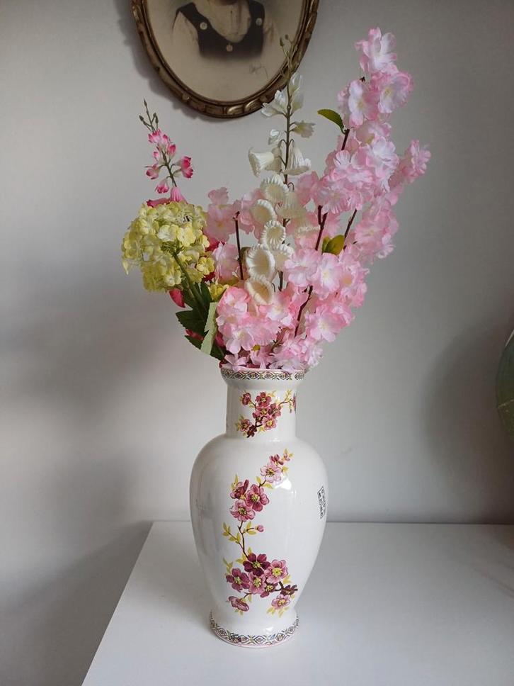 Chinese vaas met bloemmotief, Huis en Inrichting, Woonaccessoires | Vazen, Zo goed als nieuw, Wit, Minder dan 50 cm, Aardewerk of Porselein
