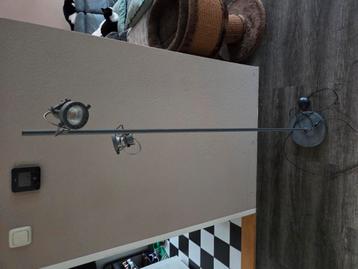 2 spot vloerlamp beschikbaar voor biedingen