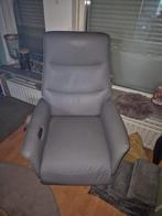 elektrische zand/grijze relaxfauteuil Boaz, Ophalen, Zo goed als nieuw