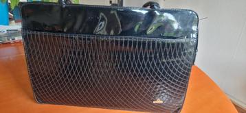 Zwarte laktas voor eventueel een laptop  beschikbaar voor biedingen