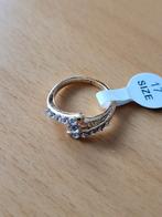 Goudkleurige ring met kristallen - Maat 17, Overige materialen, Met strass, Nieuw, Ophalen of Verzenden