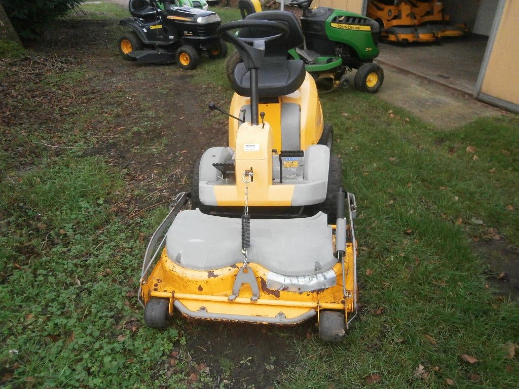 wegens inruil stiga villa hst 12  frontmaaier   maaidek, Tuin en Terras, Zitmaaiers, Gebruikt, 90 tot 120 cm, Elektrische starter