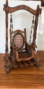 Schommel stoel van hout, Verzamelen, Poppen, Ophalen of Verzenden, Zo goed als nieuw