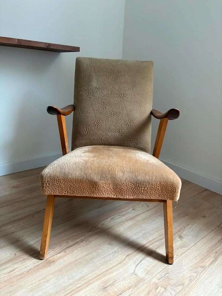 Vintage jaren 60 stoel, Huis en Inrichting, Fauteuils, Gebruikt, Hout, Stof, 50 tot 75 cm, Minder dan 75 cm, Ophalen