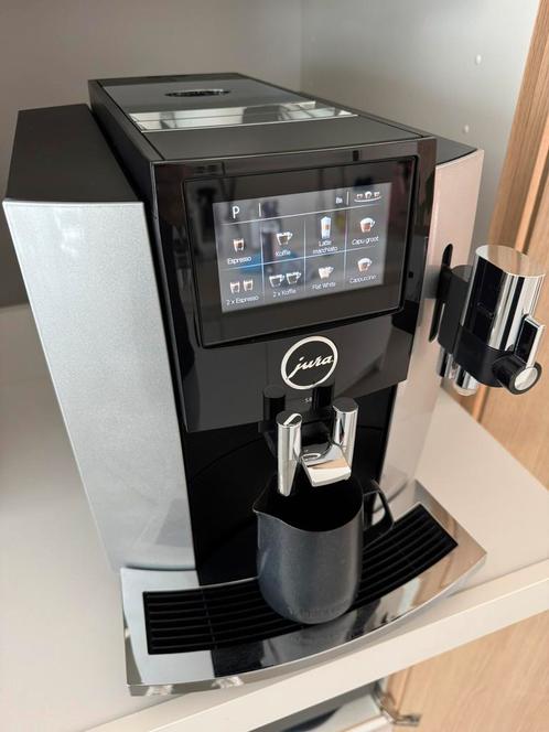 Jura S8 Moonlight Silver met Bluetooth module, Witgoed en Apparatuur, Koffiezetapparaten, Gebruikt, Gemalen koffie, Koffiebonen