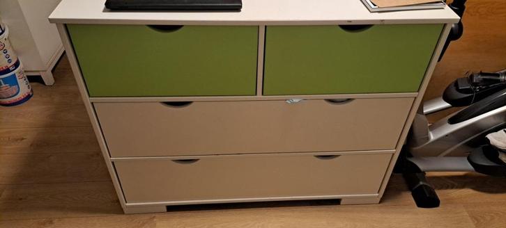 Baby commode + kledingkast wit en pistache, Kinderen en Baby's, Kinderkamer | Commodes en Kasten, Gebruikt, Kast, 105 cm of meer