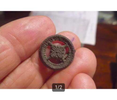 Bodemvondst. Bloemspeld met naald. Tin. 14e eeuw, Antiek en Kunst, Antiek | Tin, Ophalen of Verzenden