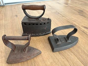 Antieke Strijkijzers - Set van 3 beschikbaar voor biedingen