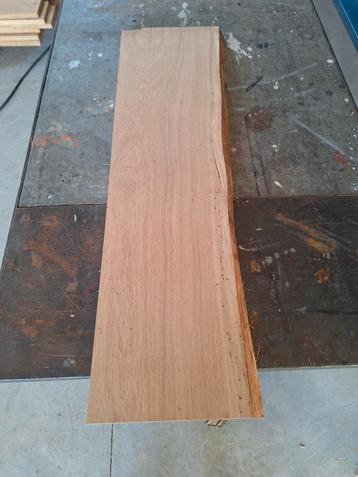 Eiken Wandplank 108cm lang 28cm diep en 4cm dik beschikbaar voor biedingen