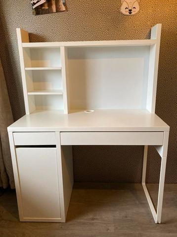 Ikea buro Micke met opzet