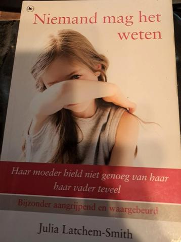 Julia Latchem-Smith - Niemand mag het weten (misbruik) beschikbaar voor biedingen
