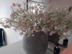 stenen vaas 33cm hoog met zijde bloemen 10 takken nieuw, Huis en Inrichting, Ophalen, Nieuw