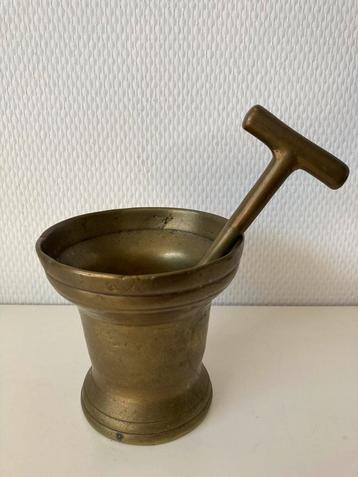 Vijzel. 18e Eeuw. Hollands. Brons. Hoogte 10 cm. Gaaf.  beschikbaar voor biedingen