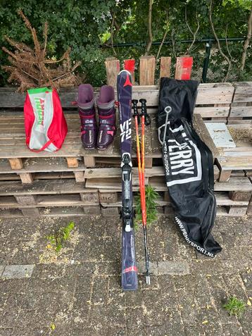 Atomic ski-set 155cm + Salomon schoenen/stokken + tassen beschikbaar voor biedingen