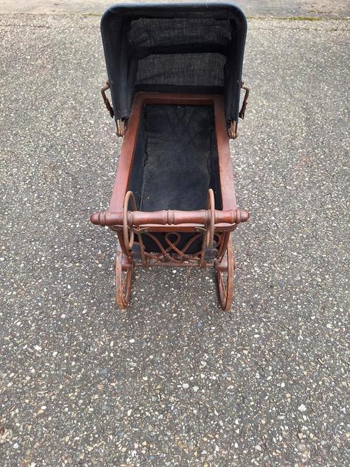 Antieke Poppenwagen - licht beschadigd, Antiek en Kunst, Antiek | Speelgoed, Ophalen